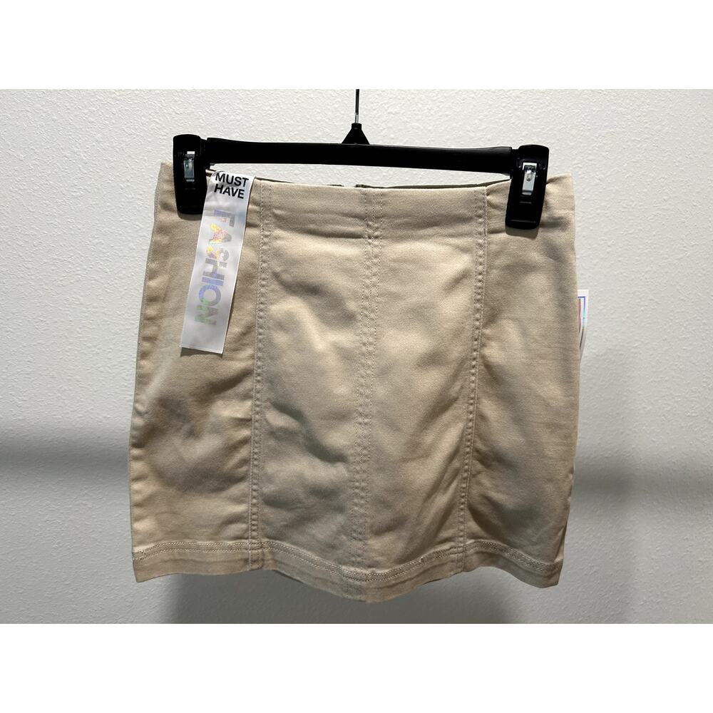 Tinseltown Juniors' Mini Skirt - Beige, Size XS - Brand New B63